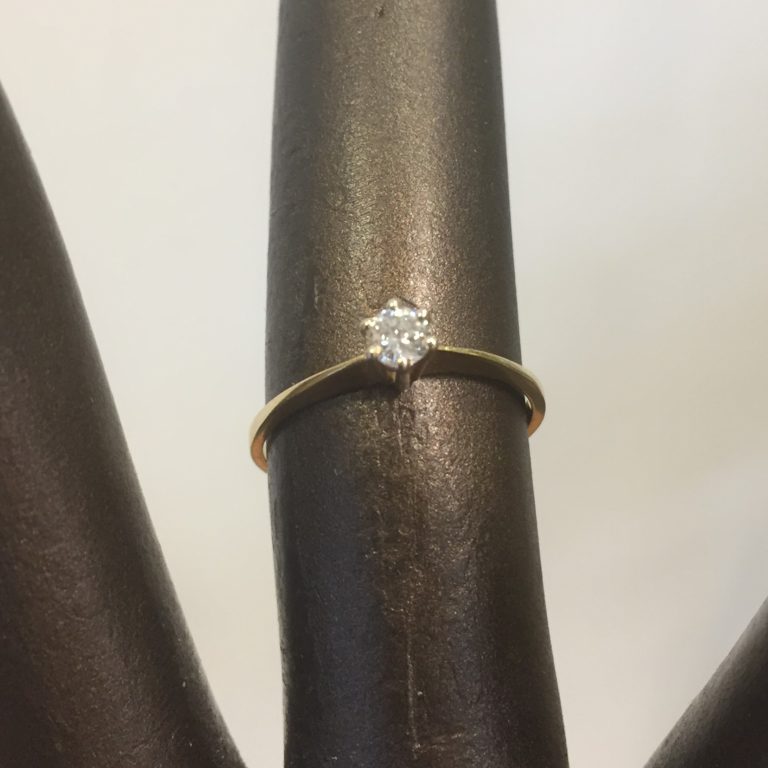 Geelgouden solitair ring diamant